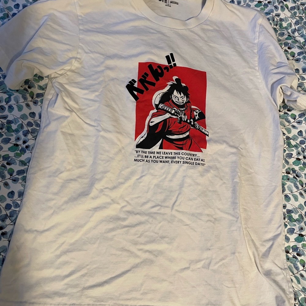 Uniqlo T-shirt